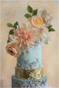 Wafer paper composition with dalhia- Petite Pivoine Cakes