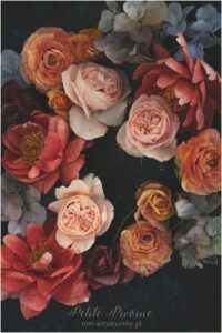 Wafer paper flowers composition in autumn colors- Petite Pivoine Cakes