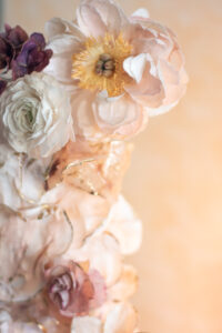 Wafer paper flowers composition -nude colors- Petite Pivoine Cakes