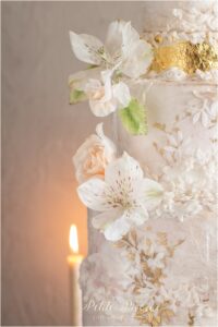 Wafer paper flowers romantic composition- Petite Pivoine Cakes