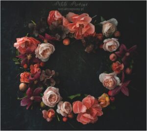 Wafer paper flowers wreath- Petite Pivoine Cakes