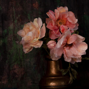 Wafer paper peonies in autumn colors- Petite Pivoine Cakes