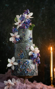 Concrete and bas-relief wafer paper wedding cake- Petite Pivoine Cakes