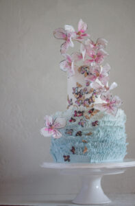 In Blue Garden Dreamy garden wafer paper wedding cake- Petite Pivoine Cakes