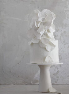 Lady in White wedding cake- Petite Pivoine Cakes